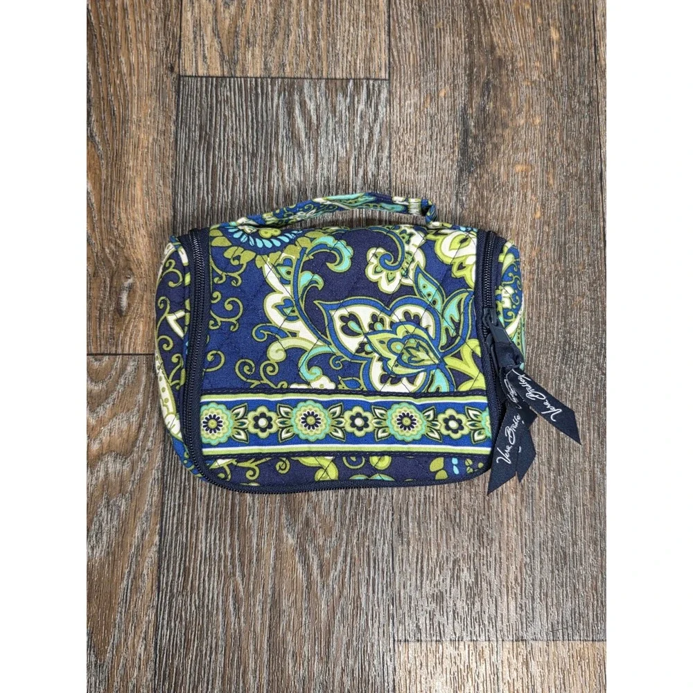 Vera Bradley Hanging Travel Organizer Toiletry Bag Blue Green Paisley Quilted